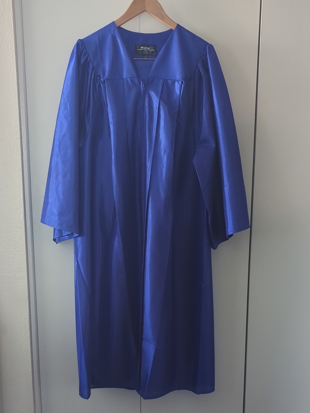 Unbranded Women's Royal Blue Graduation Gown with Front Zipper